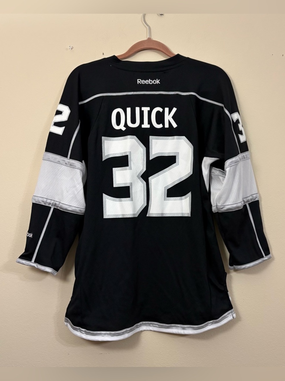 Reebok Los Angeles Kings Quick youth jersey size L/XL black hockey #32 Jonathan